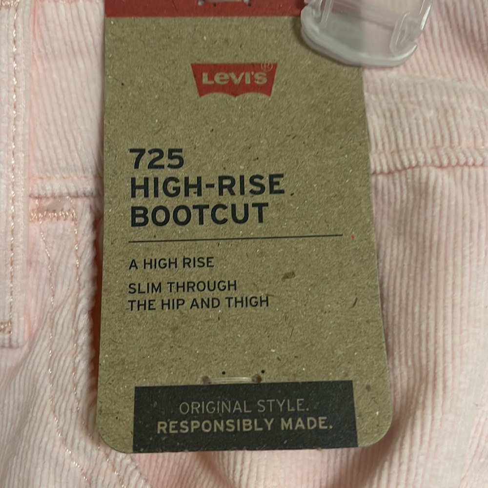 NWT Levi 725 High-rise Bootcut corduroys